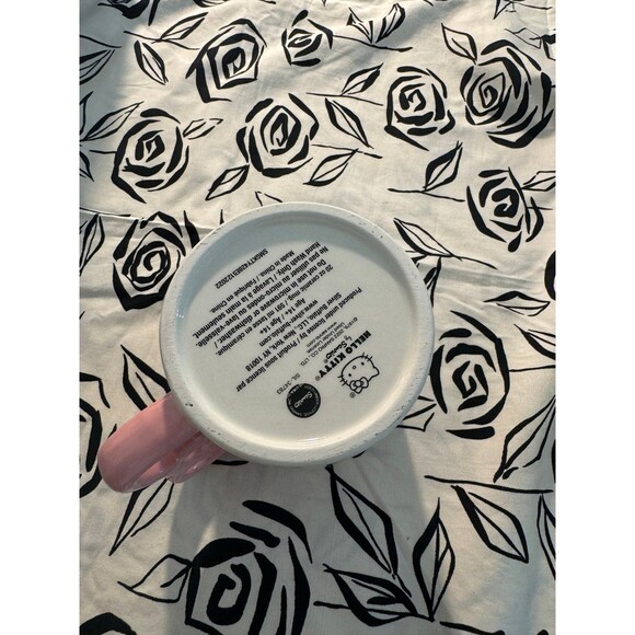 Hello Kitty coffee mug - Picture 2 of 5